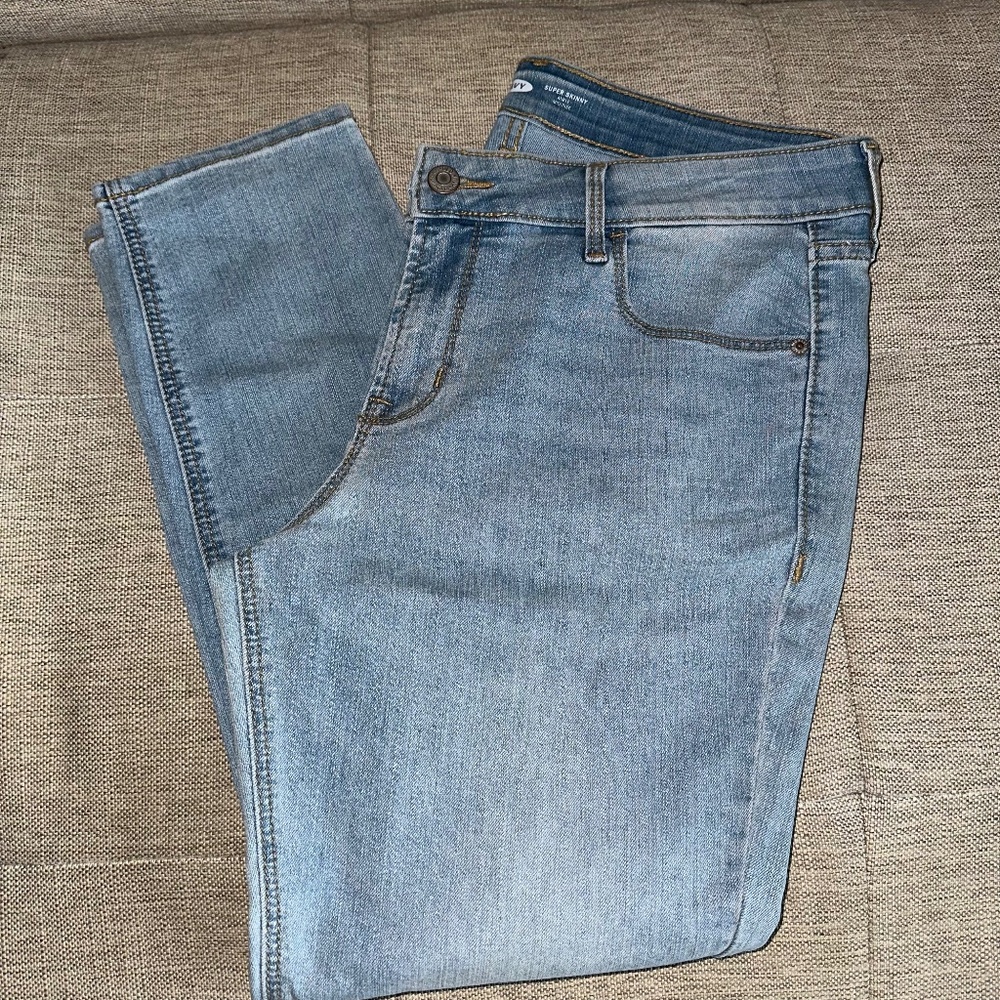 NWT Old Navy Size 12 Petite Super Skinny Mid-Rise Ankle Jeans